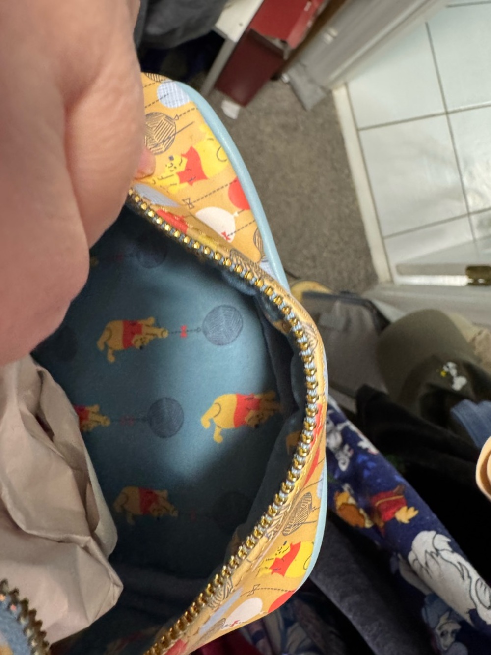 NWT- Disney x Loungefly Winnie the Pooh Adult Crossbody Bag - Picture 4 of 8